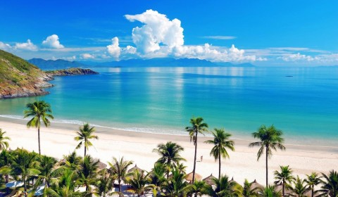 VIETNAM - A HEART TOUCHING BEAUTY (HO CHI MINH/ NHA TRANG/HOI AN/ HALONG BAY/HANOI)